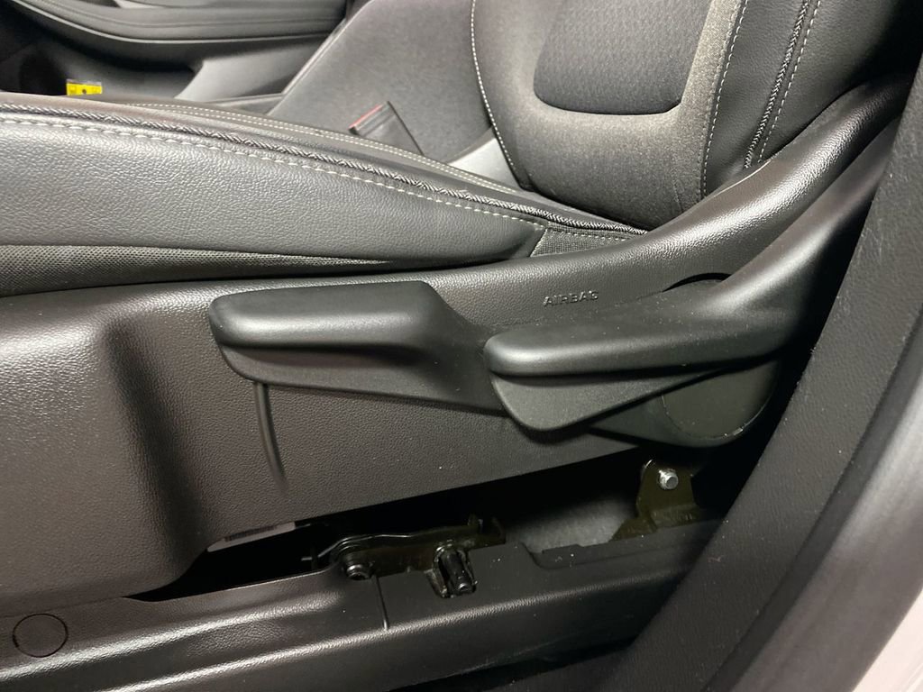 Certified 2023 Buick Encore GX Preferred FWD image 12