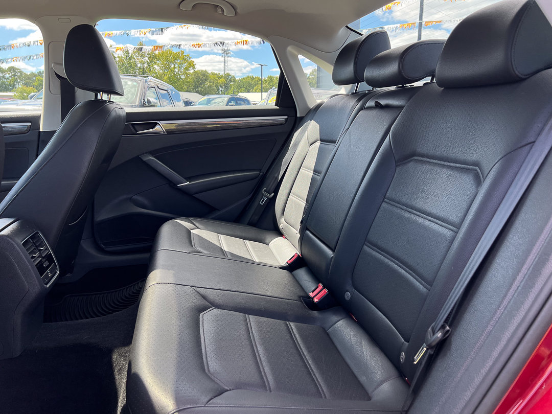 Used 2018 Volkswagen Passat 2.0T SE w/ SE Lighting Package FWD image 27
