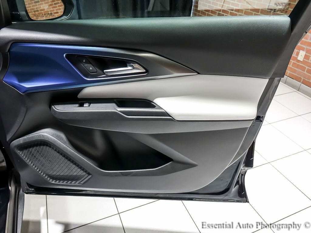 Used 2025 Chevrolet Equinox EV LT image 31