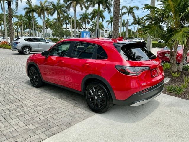 Used 2024 Honda HR-V Sport image 3