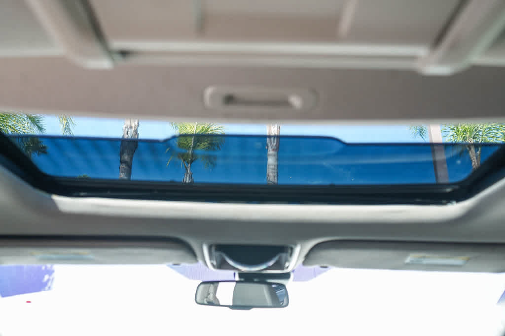 Used 2015 Honda Odyssey Touring image 18