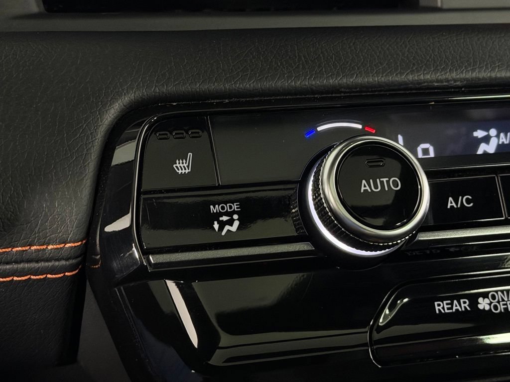 Used 2024 Honda Pilot TrailSport image 18