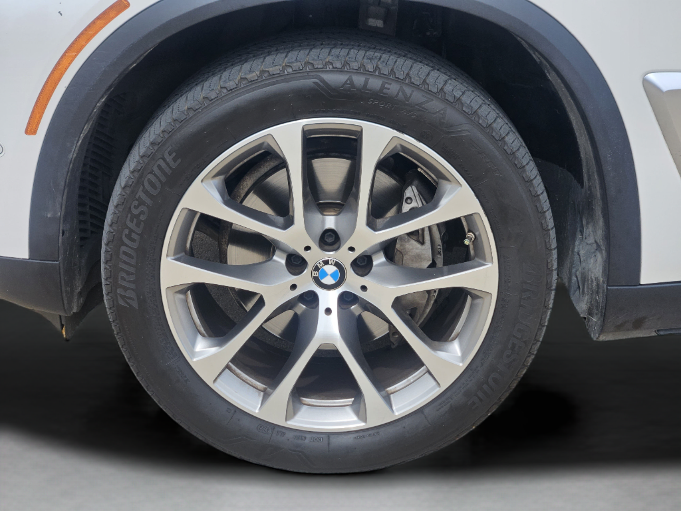 Used 2024 BMW X5 sDrive40i w/ Premium Package RWD image 26