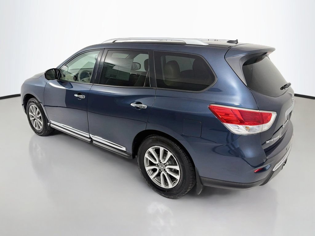 Used 2013 Nissan Pathfinder SL w/ SL Premium Pkg AWD/4WD image 5