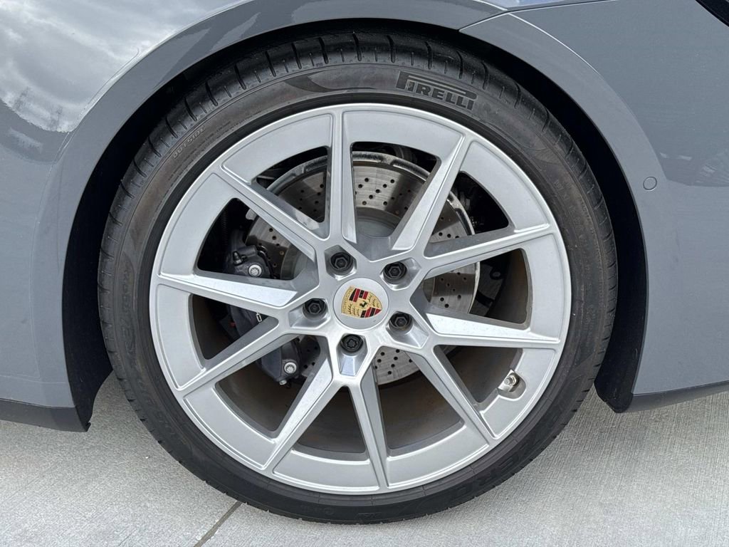 Used 2025 Porsche 911 Carrera image 8