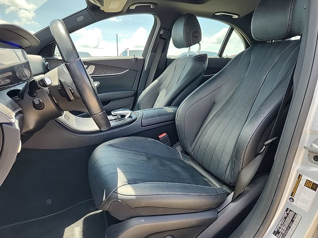 Used 2020 Mercedes-Benz E 350 Sedan image 2