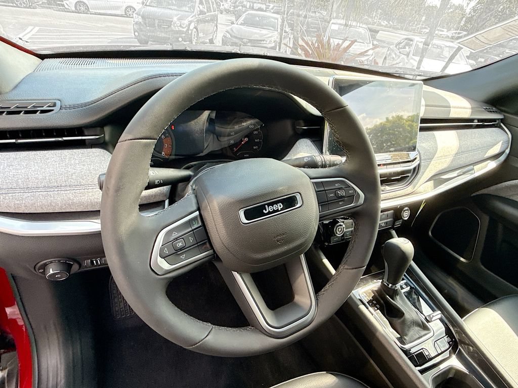 New 2023 Jeep Compass Latitude AWD/4WD image 11