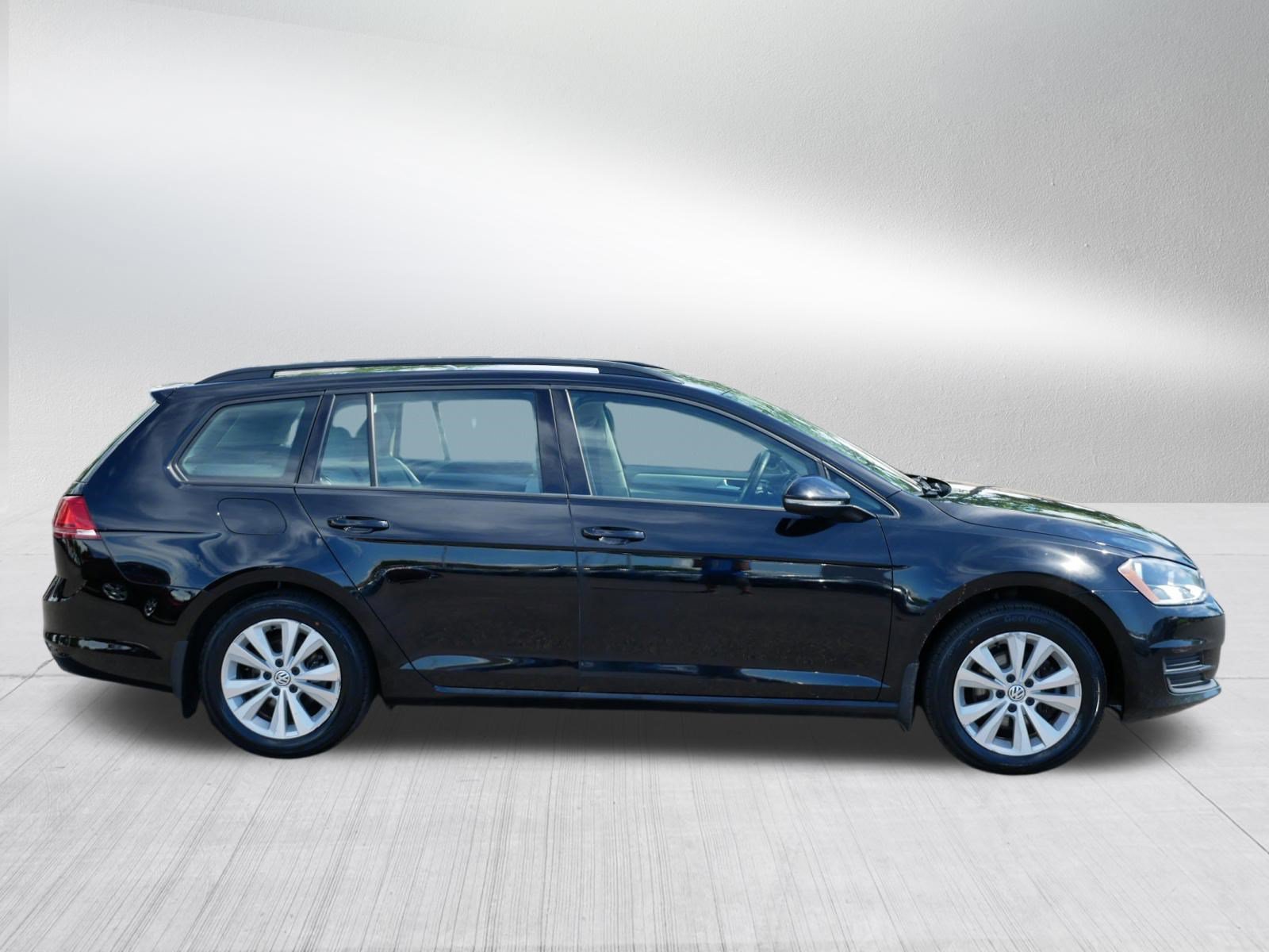 Used 2017 Volkswagen Golf S AWD/4WD image 8