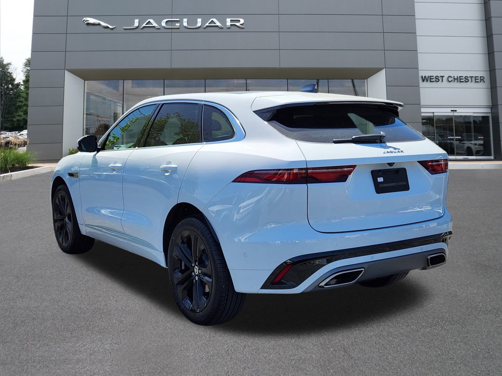 Certified 2024 Jaguar F-PACE R-Dynamic S AWD/4WD image 3