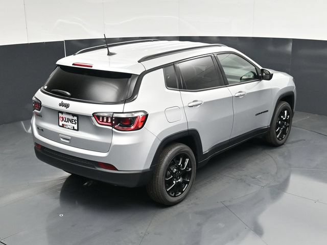 Used 2026 Jeep Compass Latitude AWD/4WD image 47