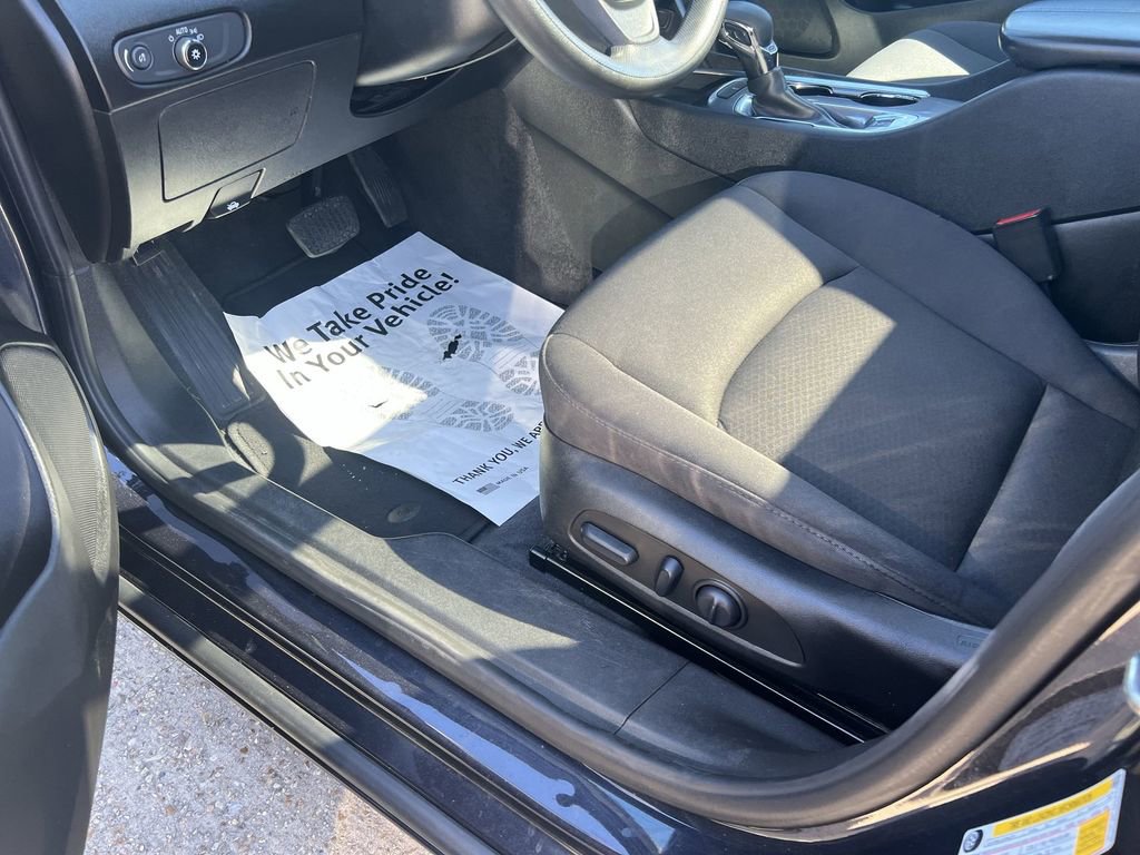 Used 2022 Chevrolet Malibu LT image 13