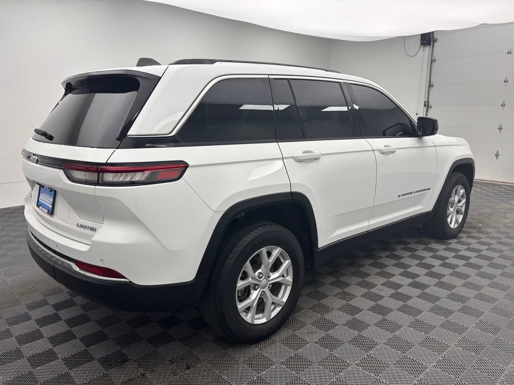 Used 2024 Jeep Grand Cherokee Limited AWD/4WD image 7