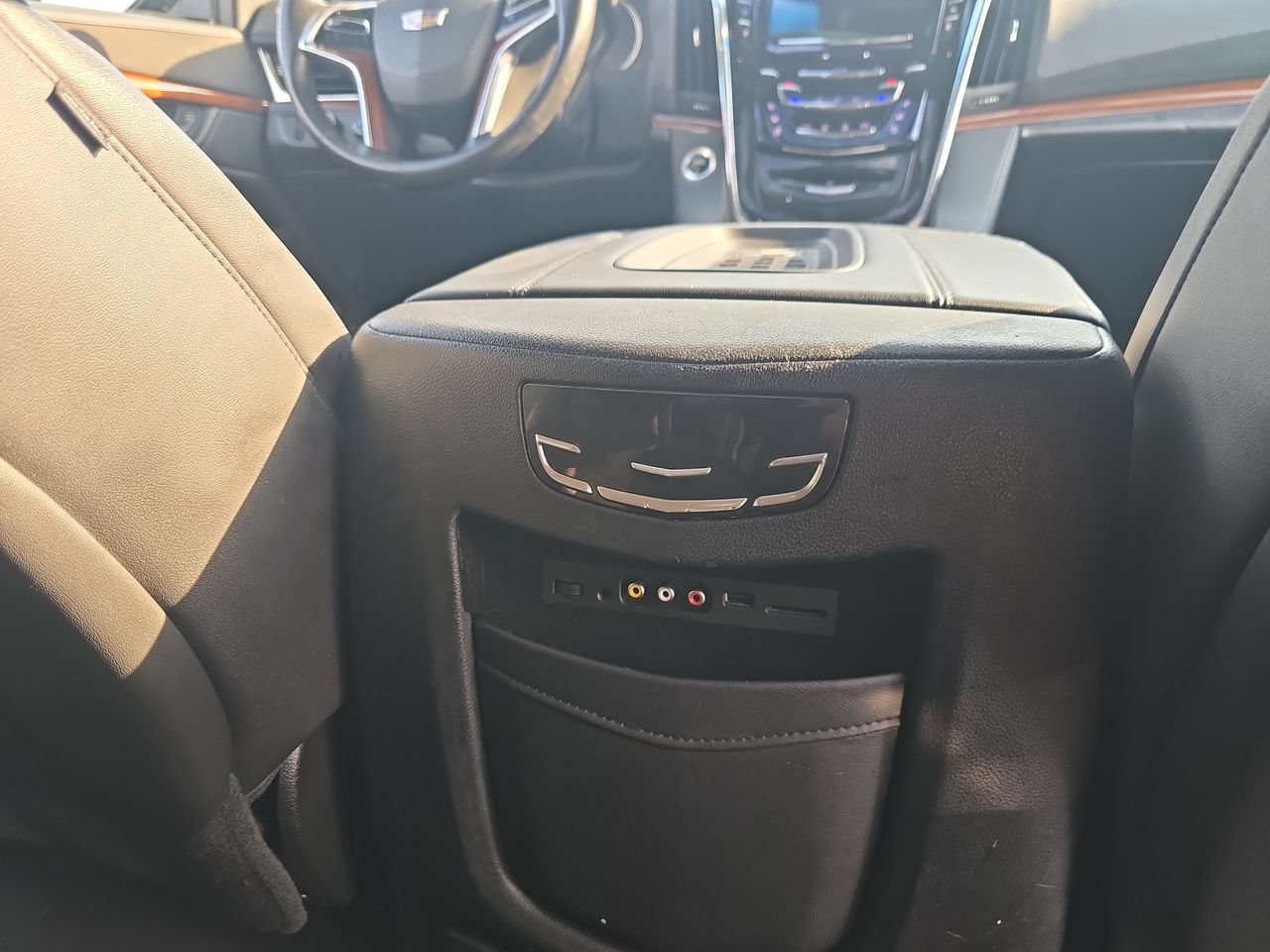 Used 2016 Cadillac Escalade Luxury AWD/4WD image 24