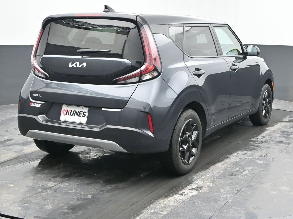 Used 2025 Kia Soul LX w/ LX Technology Package image 10