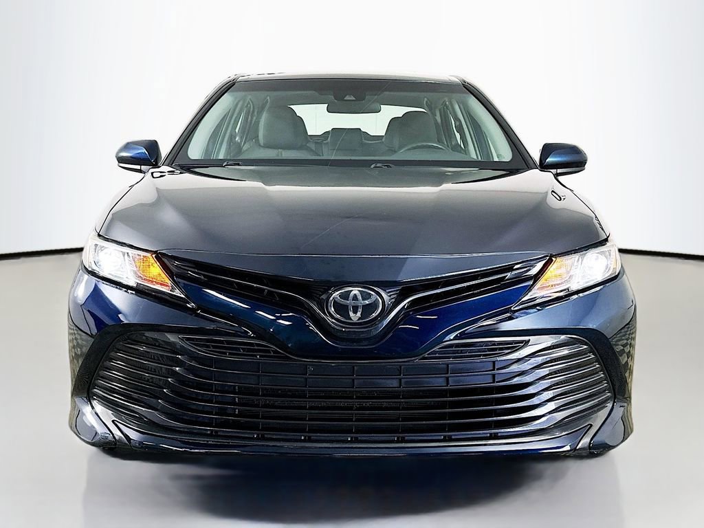 Used 2018 Toyota Camry L image 2