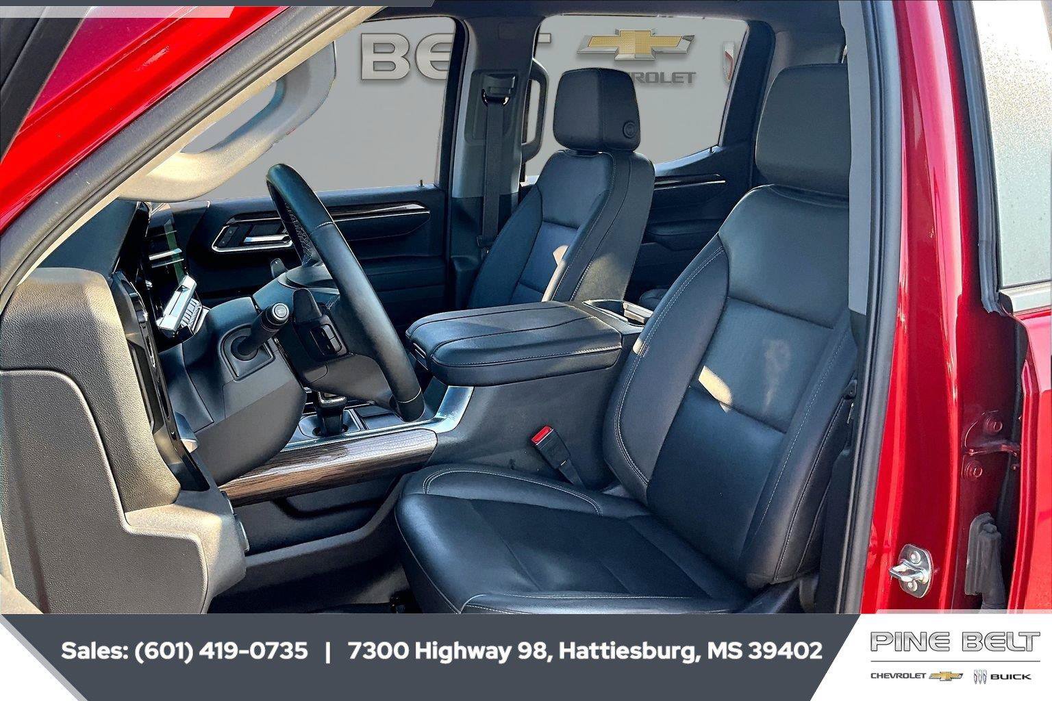 Used 2025 Chevrolet Silverado 1500 LT Trail Boss w/ Convenience Package II AWD/4WD image 19