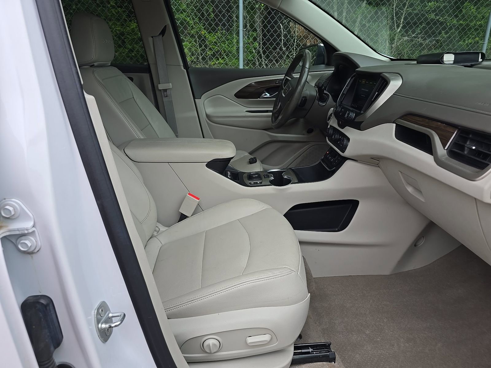 Used 2020 GMC Terrain Denali w/ Denali Premium Package AWD/4WD image 13
