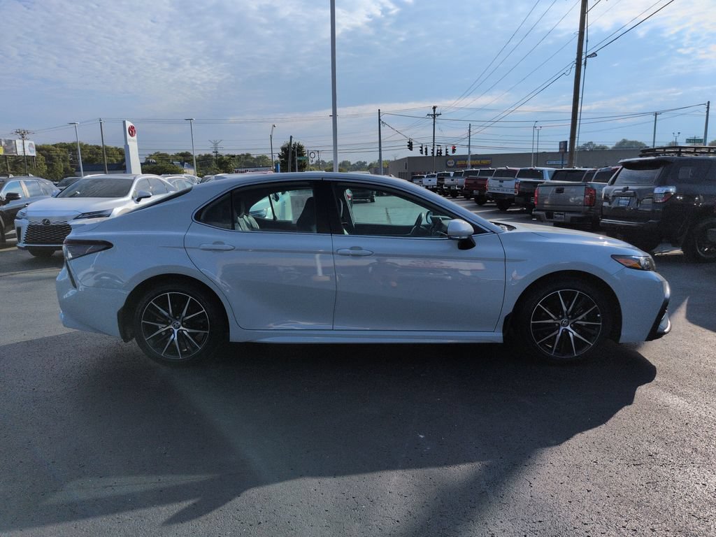 Used 2024 Toyota Camry SE w/ Audio Upgrade Package FWD image 6