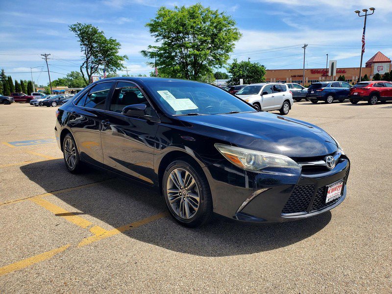 Used 2017 Toyota Camry SE FWD image 3