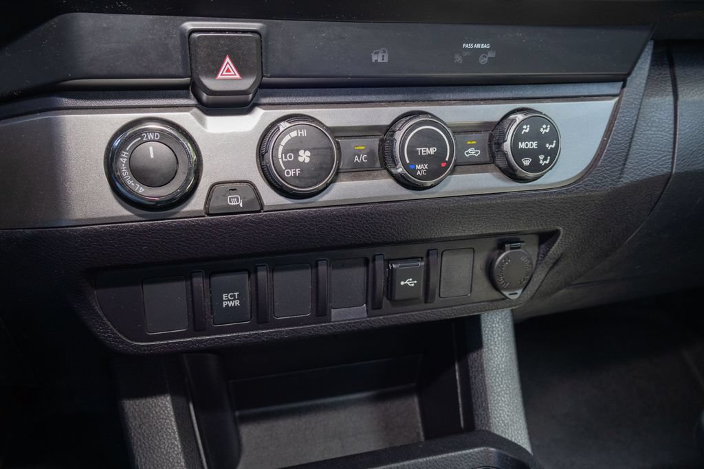Used 2022 Toyota Tacoma SR AWD/4WD image 18