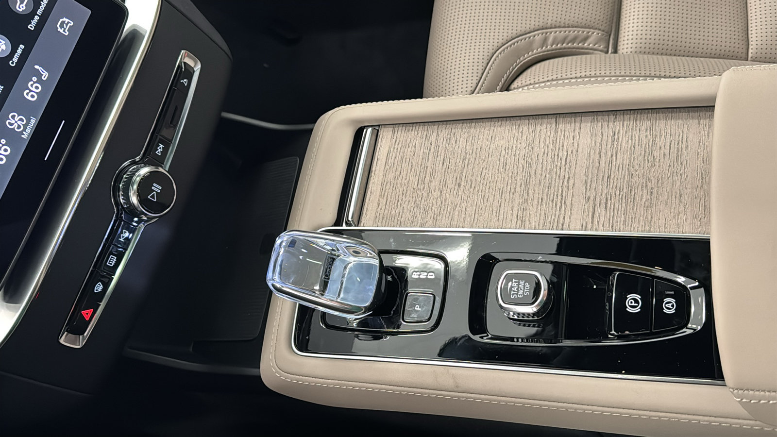 New 2027 Volvo XC90 B6 Ultra AWD/4WD image 19