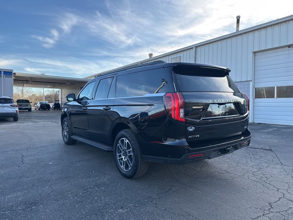 Used 2025 Ford Expedition Max Active image 5