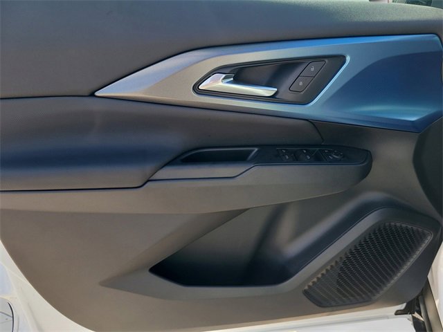 New 2026 Chevrolet Equinox EV LT image 19