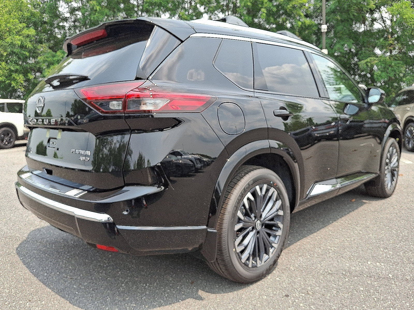 Certified 2026 Nissan Rogue Platinum AWD/4WD image 6