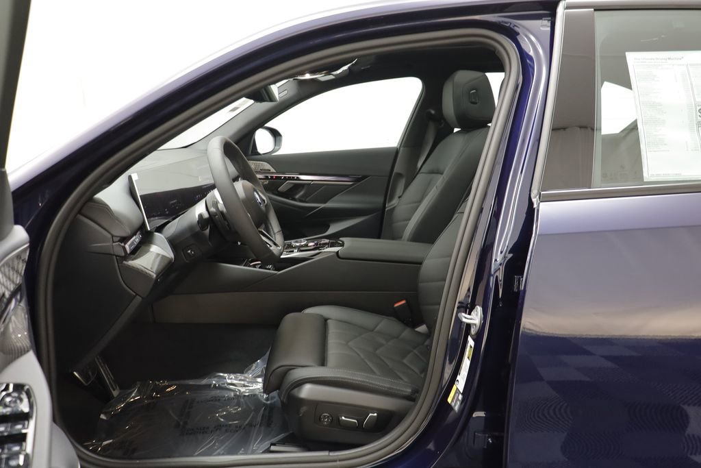 New 2026 BMW 550e xDrive w/ Executive Package image 6