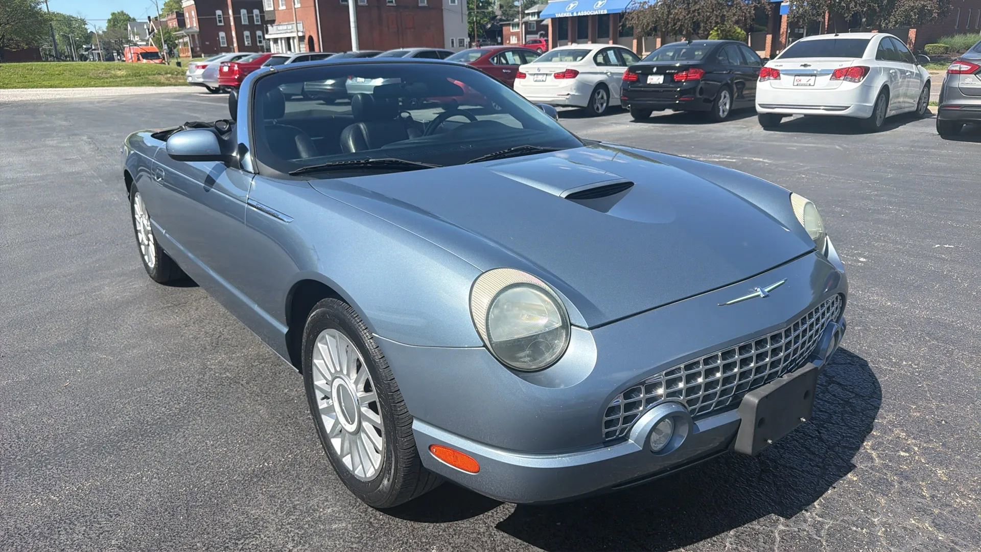 Used 2005 Ford Thunderbird RWD image 3