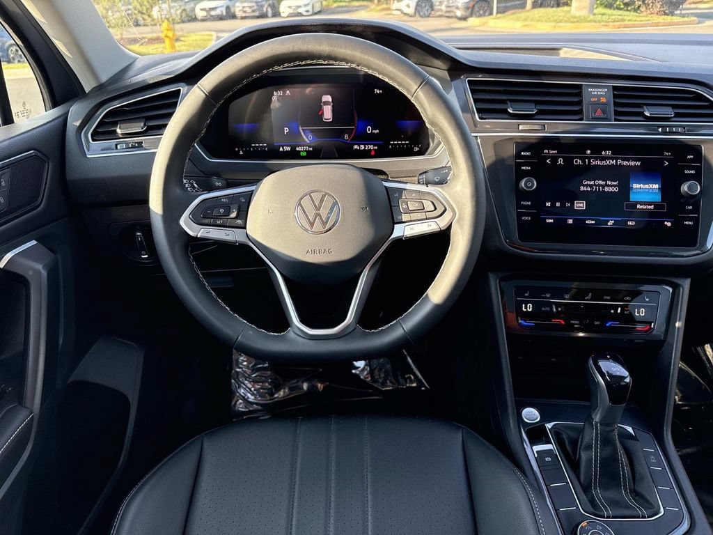 Used 2023 Volkswagen Tiguan SE AWD/4WD image 13