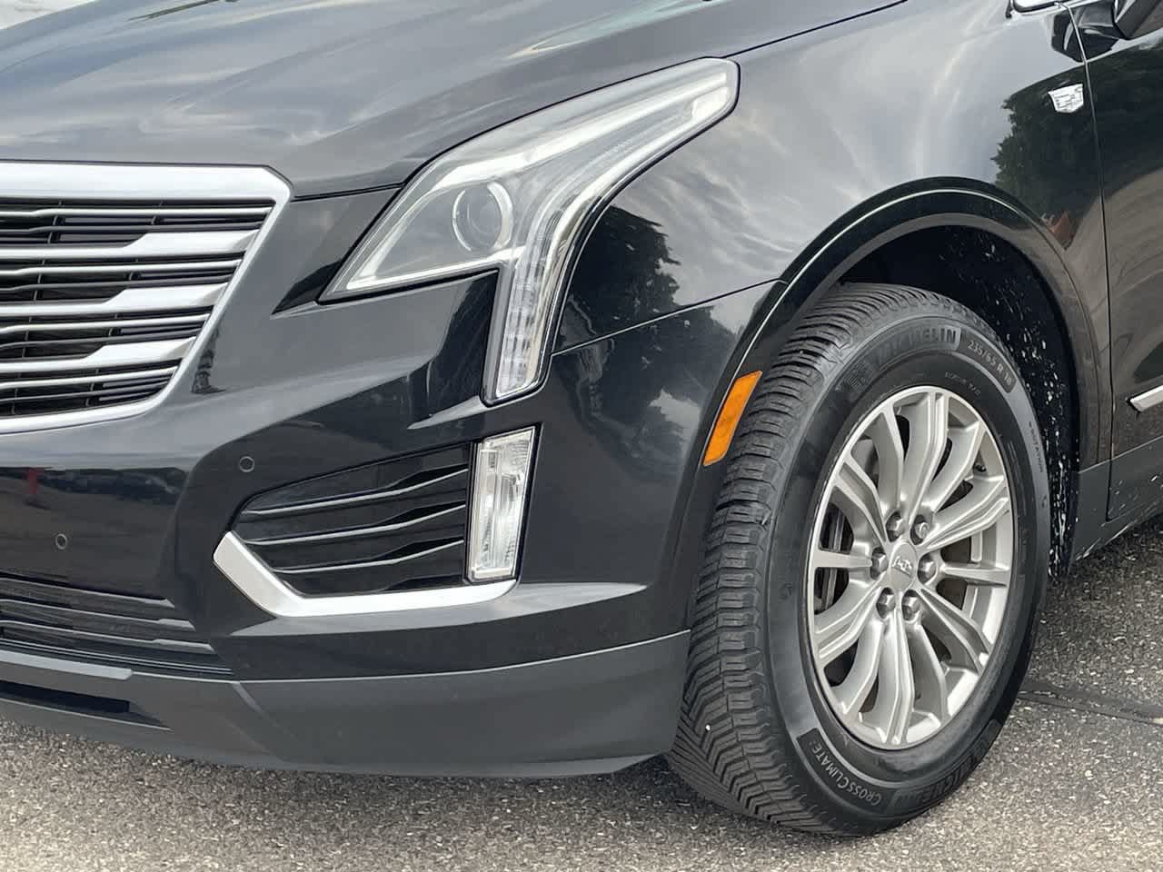 Used 2018 Cadillac XT5 Luxury w/ Driver Awareness Package AWD/4WD image 37