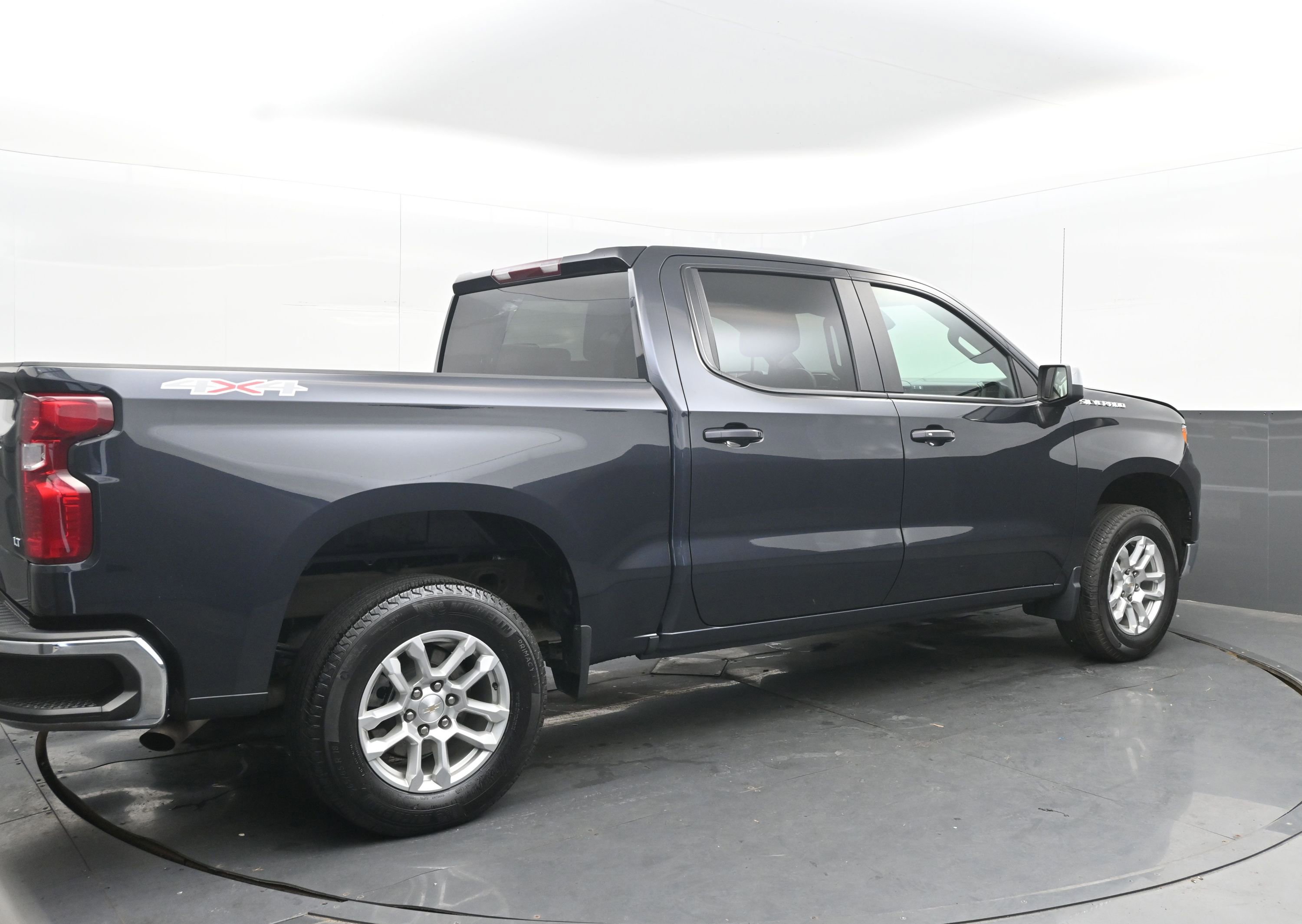 Used 2024 Chevrolet Silverado 1500 LT image 9