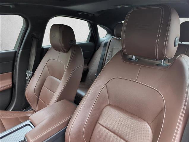 Used 2017 Jaguar XF S image 9