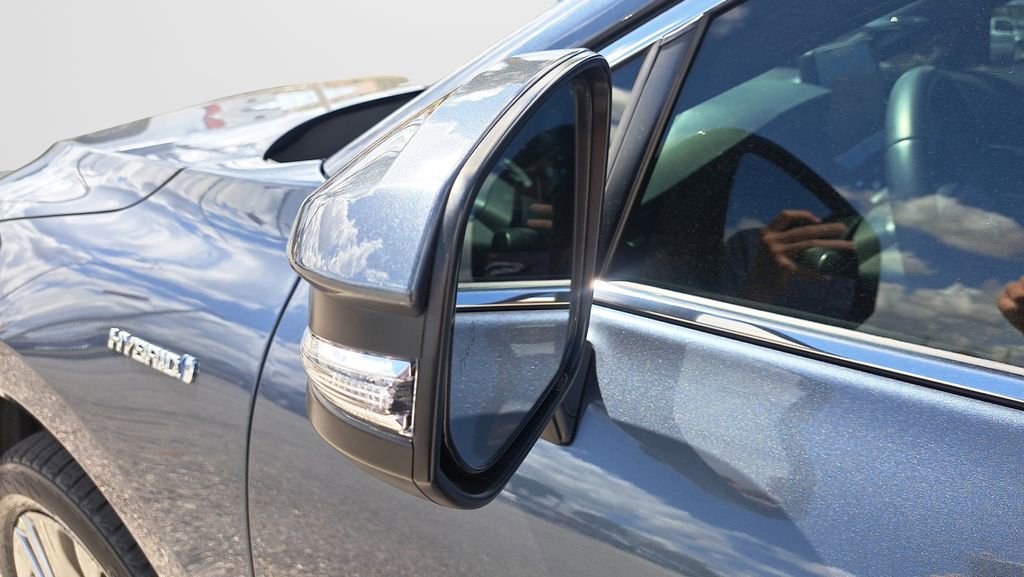 Certified 2021 Toyota Venza Limited image 11