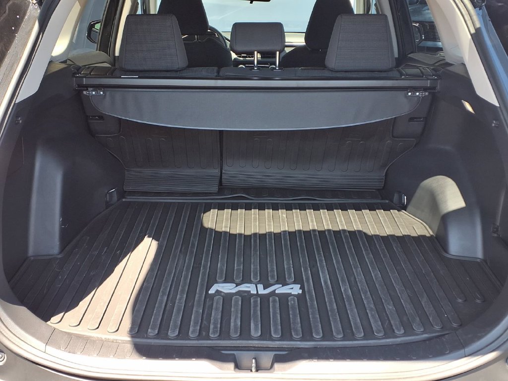 Certified 2025 Toyota RAV4 LE FWD image 8
