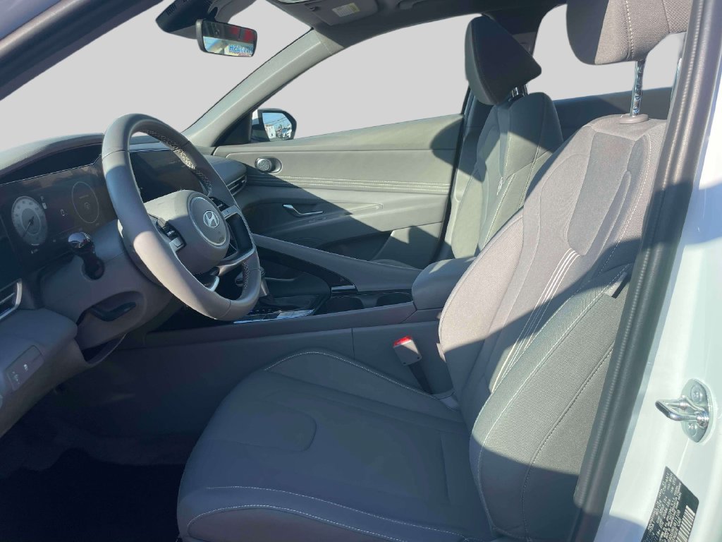 Used 2024 Hyundai Elantra SEL w/ Convenience Package FWD image 15