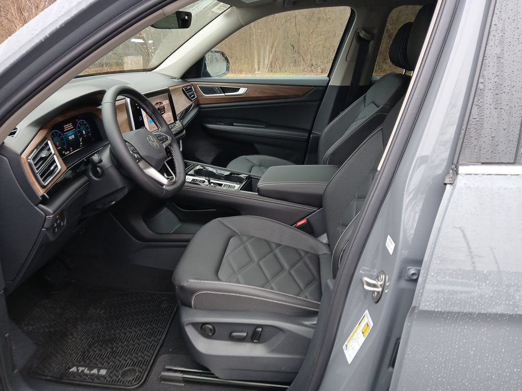 New 2026 Volkswagen Atlas SE FWD image 9