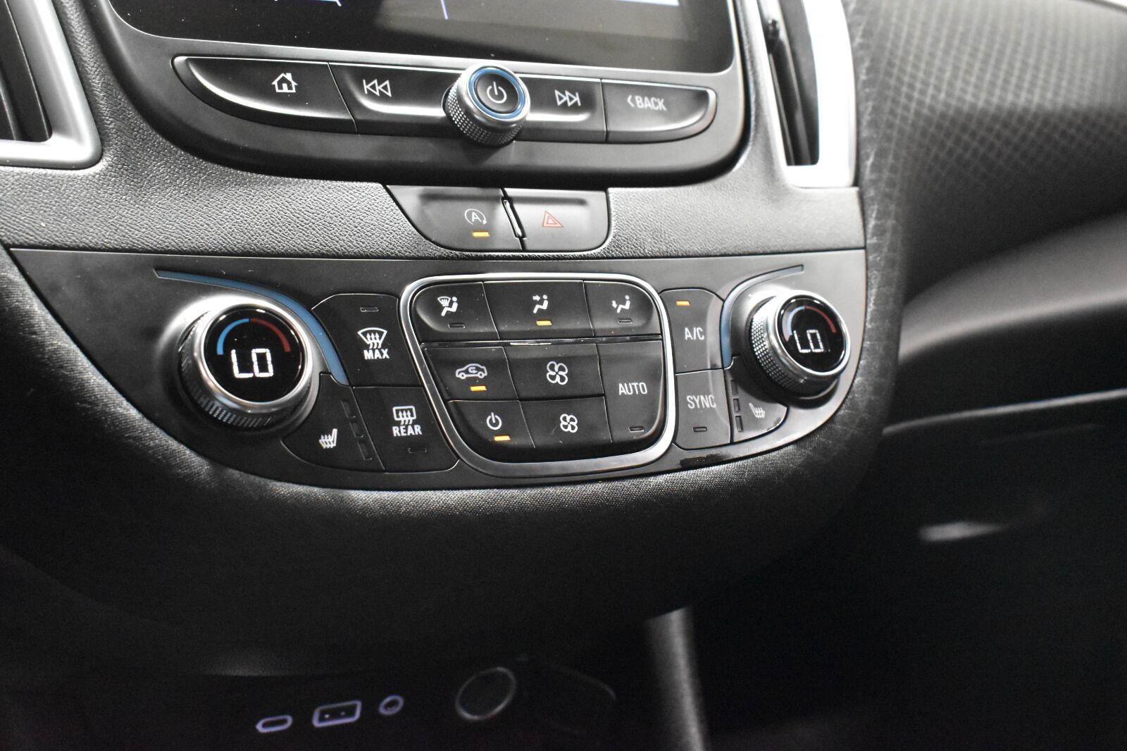 Used 2024 Chevrolet Malibu LT FWD image 17