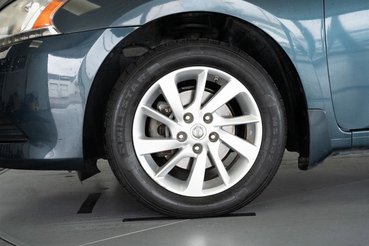 Used 2015 Nissan Sentra SV w/ Style Package FWD image 4