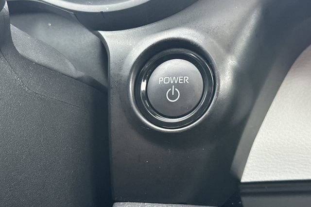 Used 2025 Toyota Sienna XLE image 27