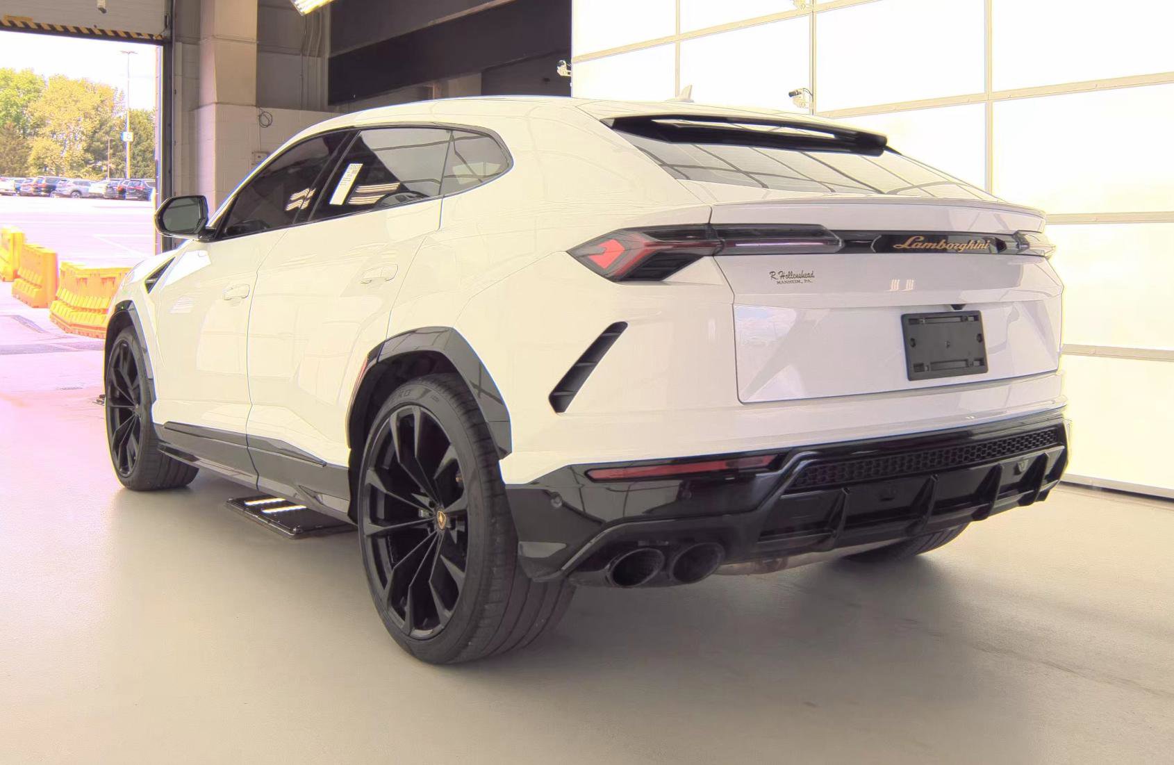 Used 2020 Lamborghini Urus AWD/4WD image 5