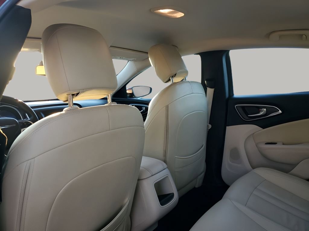 Used 2015 Chrysler 200 Limited w/ Convenience Group image 18