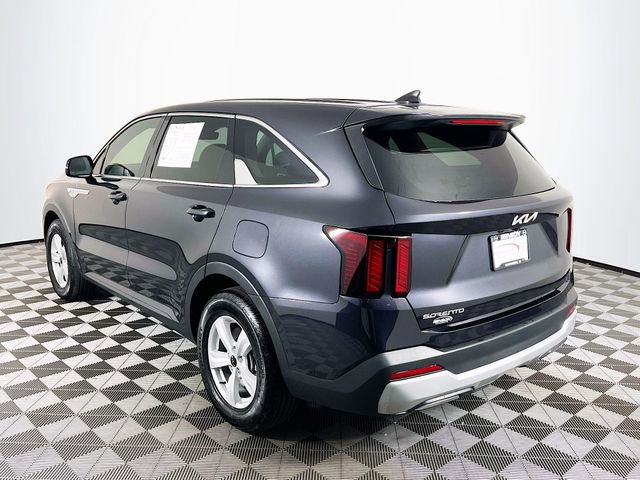 Used 2025 Kia Sorento LX image 6