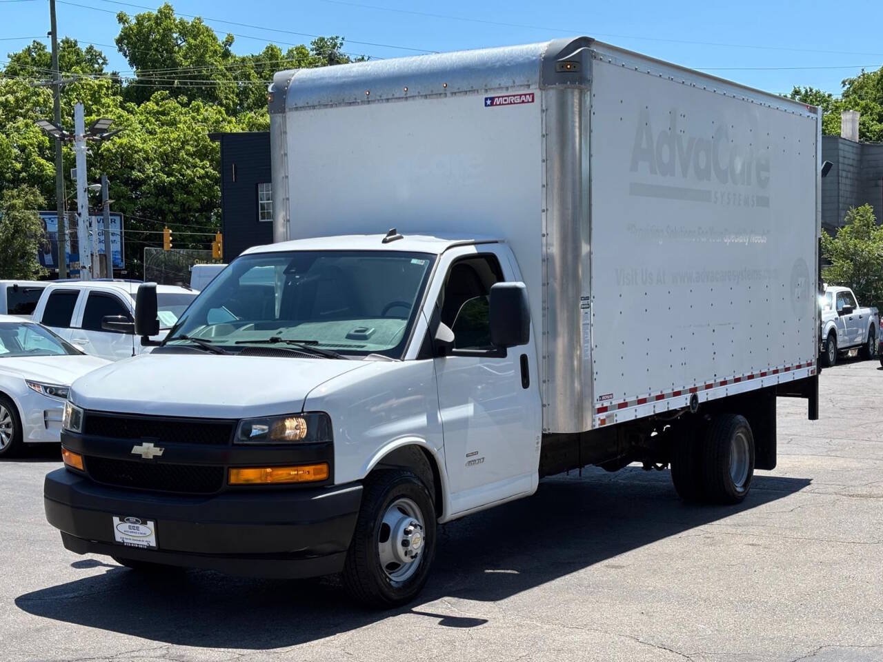 Used 2021 Chevrolet Express 4500 Extended w/ Power Convenience Package RWD image 4