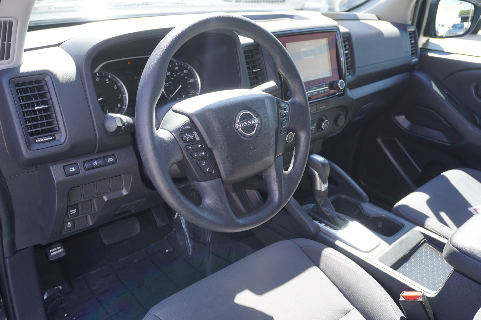 Used 2022 Nissan Frontier S RWD image 11