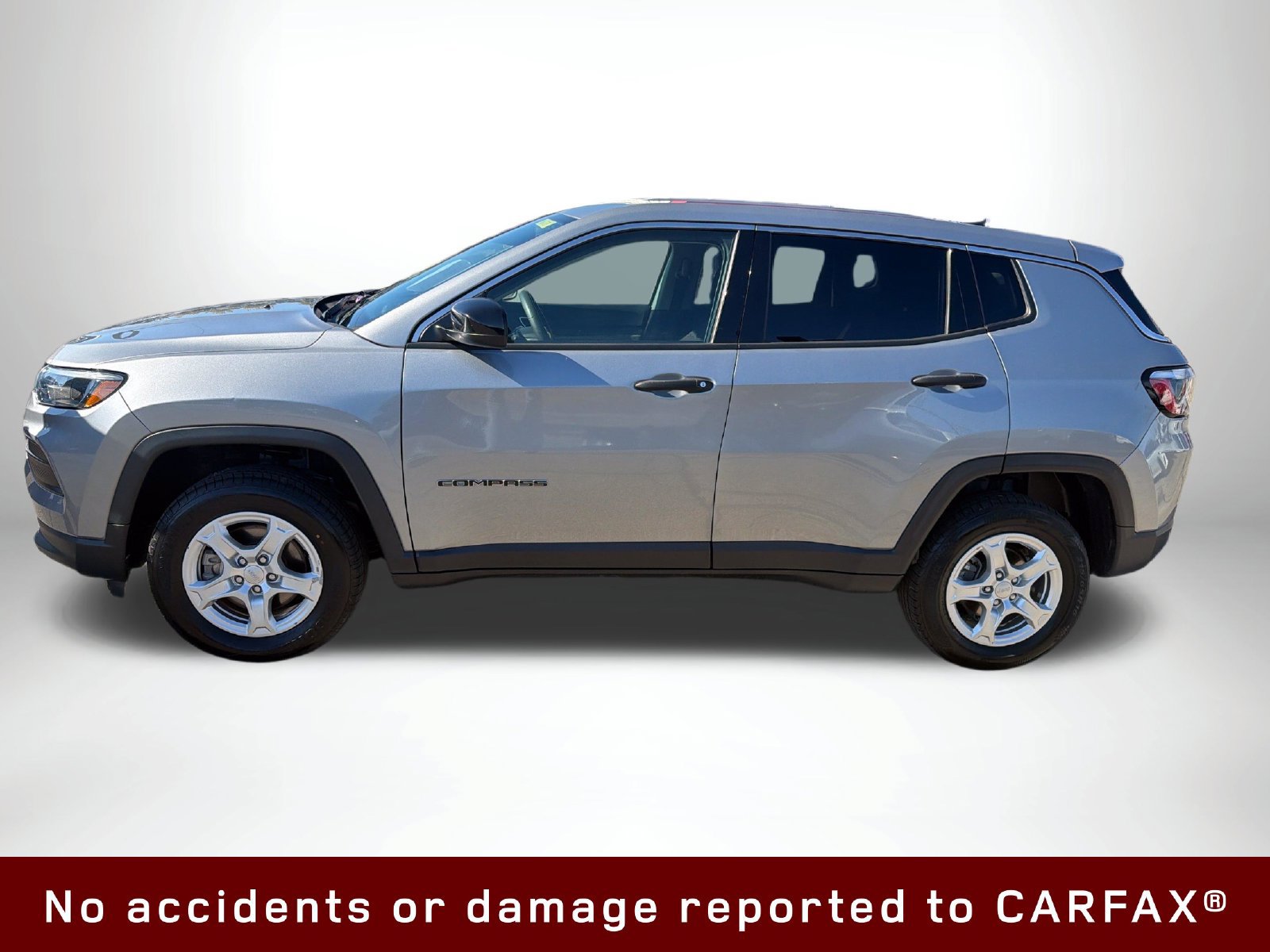 Used 2022 Jeep Compass Sport AWD/4WD image 3