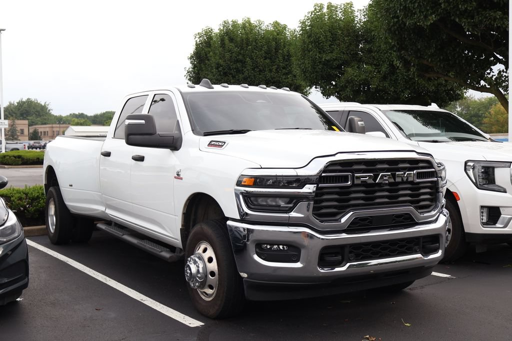 Used 2025 RAM 3500 Tradesman AWD/4WD image 3