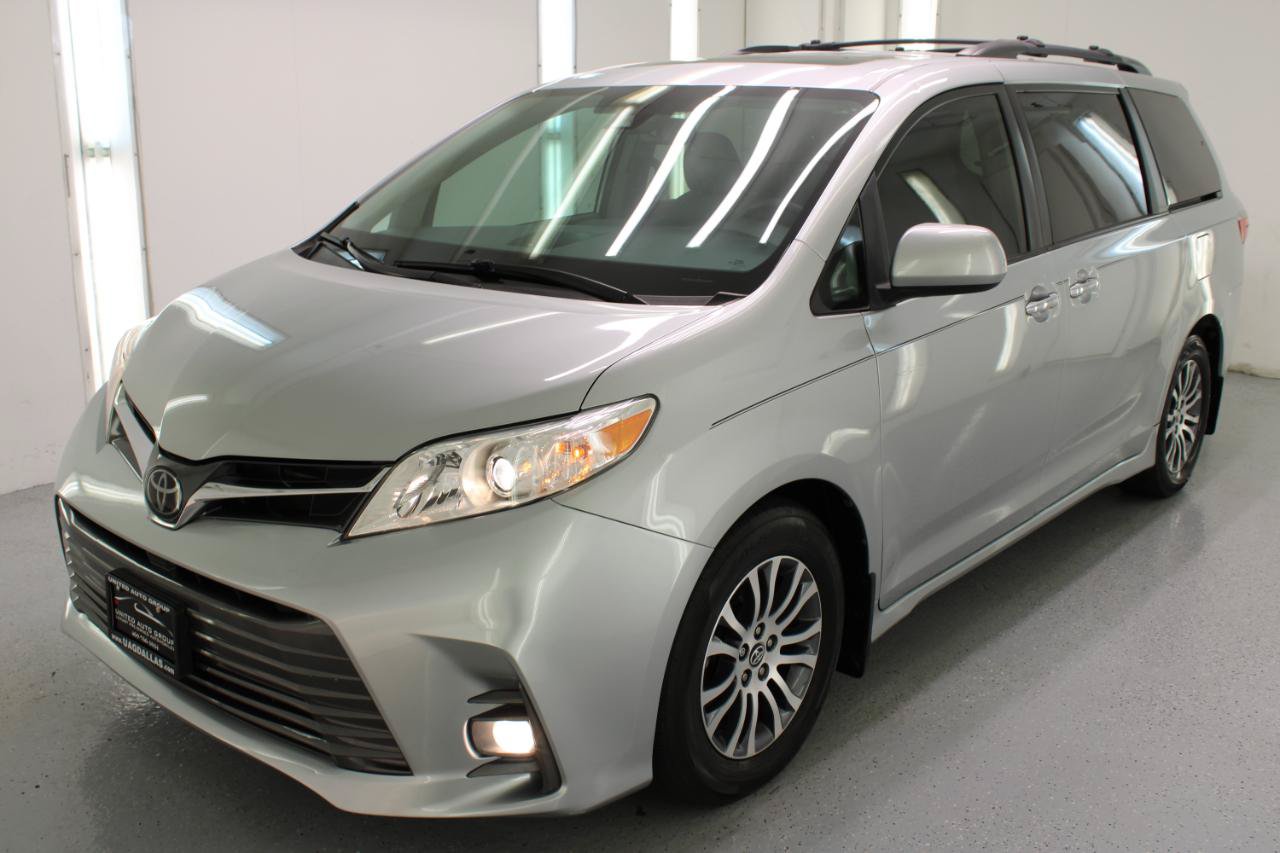 Used 2020 Toyota Sienna XLE Premium FWD image 4