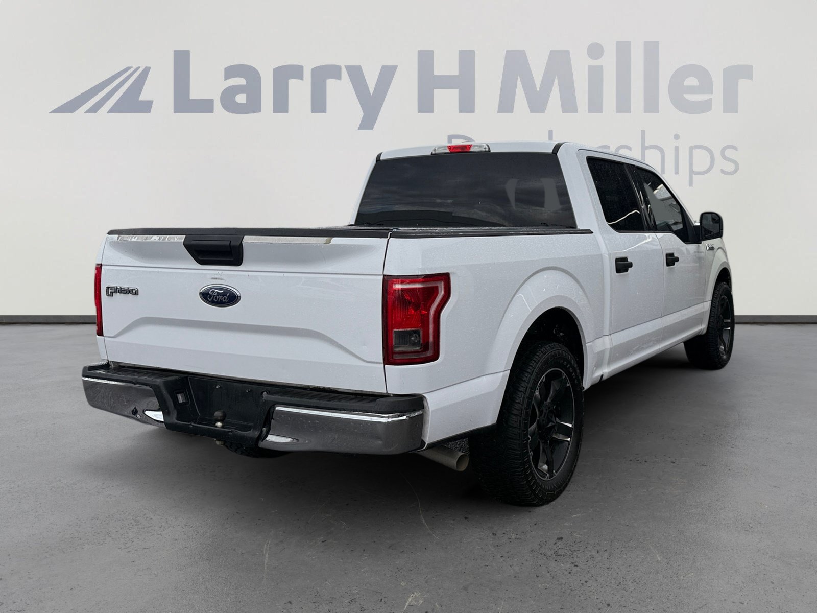 Used 2017 Ford F150 XLT RWD image 5